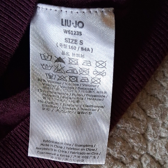 Liu Jo Purple V-Neck Sweater with Contemporary Cropped Design - Picture 3 of 7